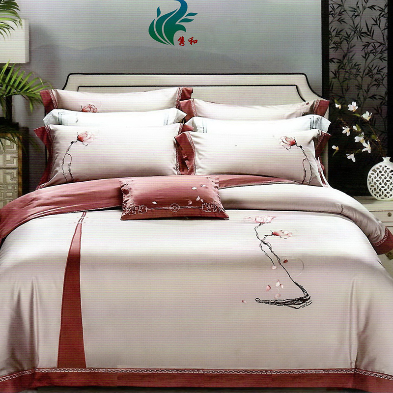 j9九游会60贡缎绣花四件套（菩提红）