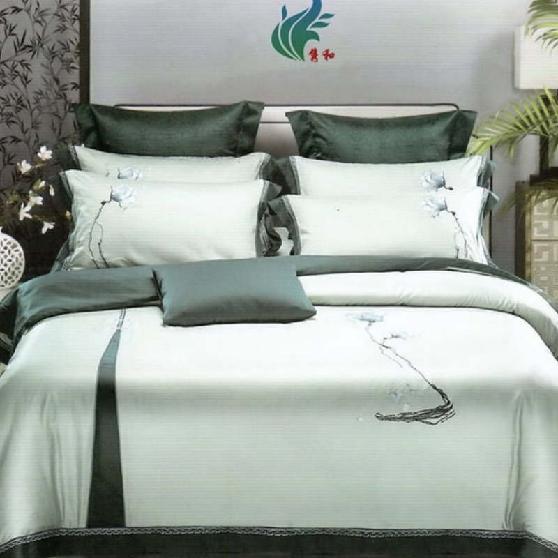 j9九游会60贡缎绣花四件套（菩提绿）